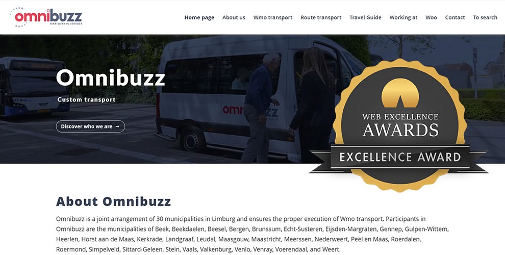Presentatie van de Omnibuzz-website met de Web Excellence Award voor Accessibility en Government.